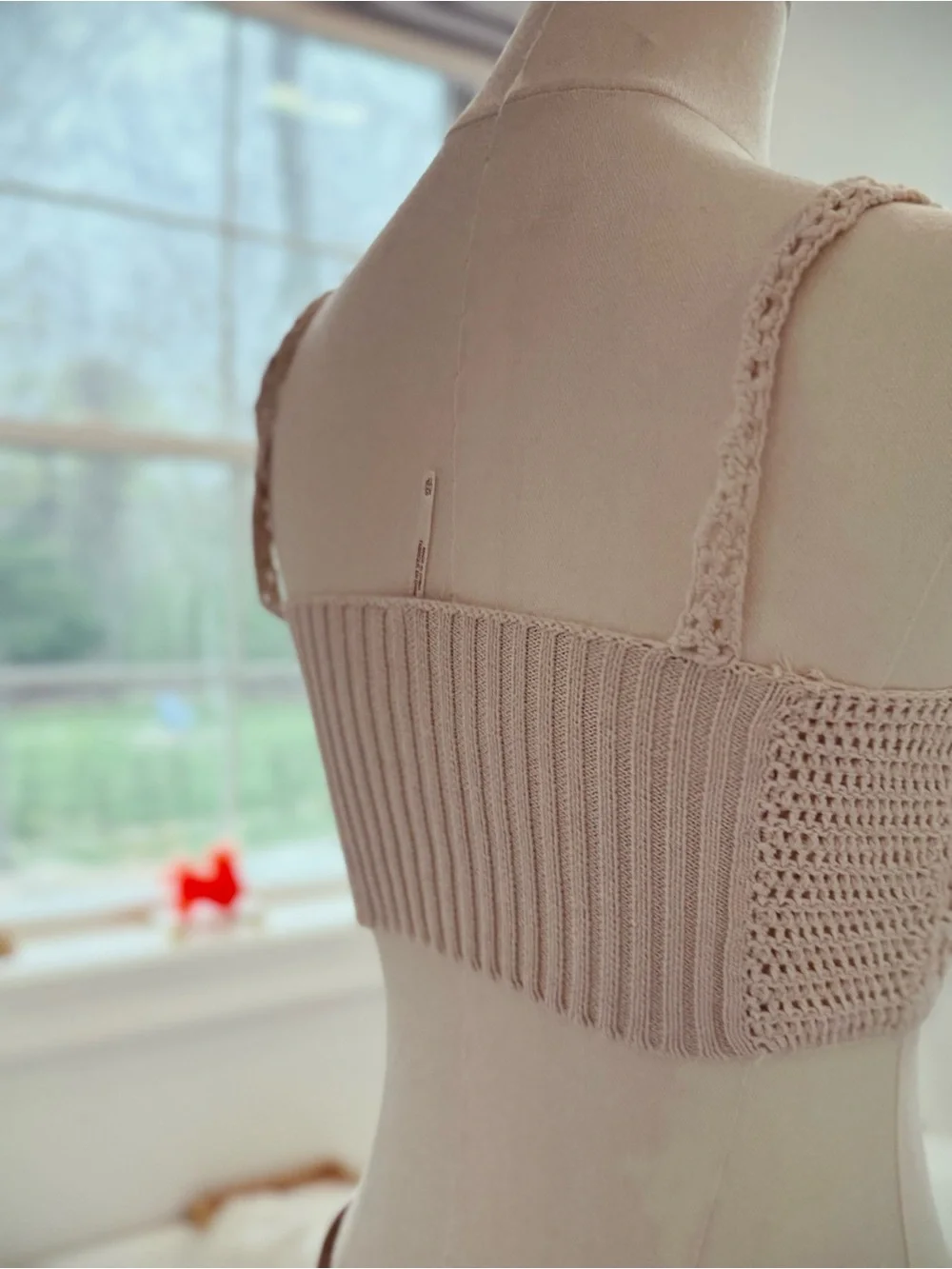 ✨ FREE PEOPLE crochet top - Picture 4 of 6